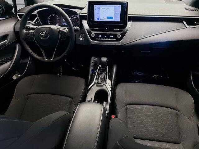 2025 Toyota Corolla Hatchback SE
