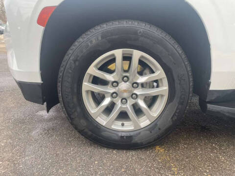 2024 Chevrolet Suburban LT