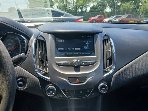 2017 Chevrolet Cruze LT Auto
