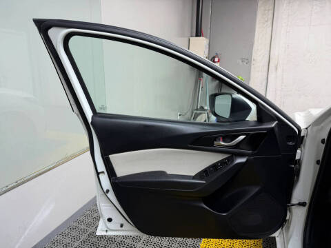 2014 Mazda MAZDA3 i Sport