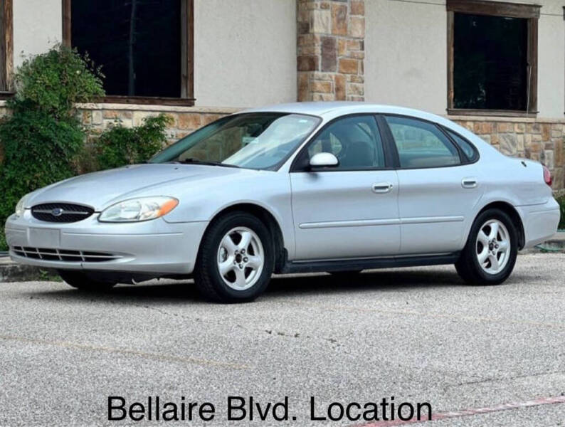 2003 Ford Taurus SE Standard photo 1