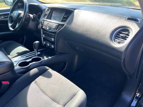 2019 Nissan Pathfinder S