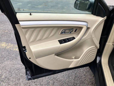 2018 Ford Taurus SE