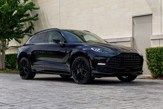 2025 Aston Martin DBX 707