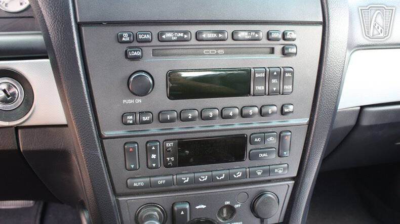 2005 Ford Thunderbird