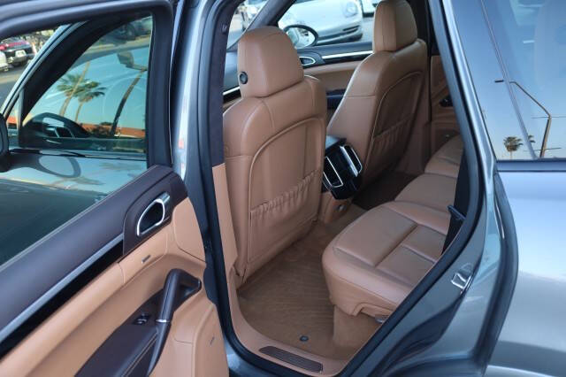 2014 Porsche Cayenne GTS