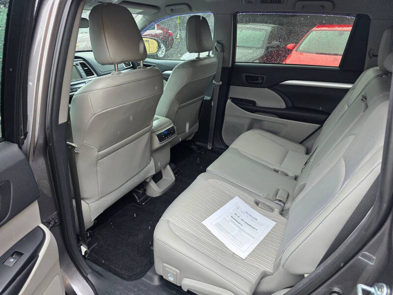 2016 Toyota Highlander LE Plus