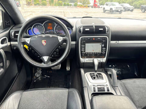 2010 Porsche Cayenne GTS