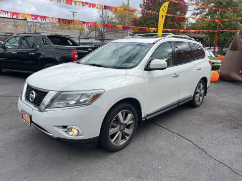 2013 Nissan Pathfinder for sale at RON'S AUTO SALES INC in Cicero IL