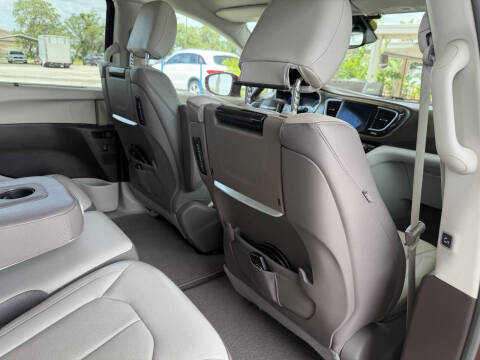 2017 Chrysler Pacifica Touring-L Plus