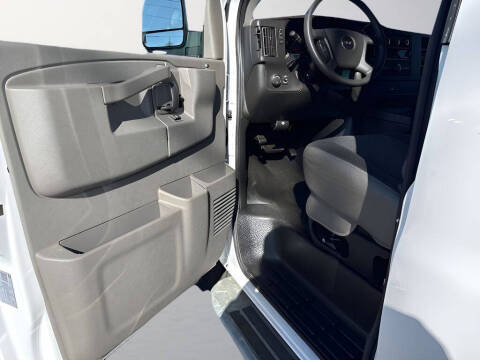 2023 GMC Savana 2500
