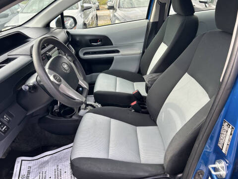 2014 Toyota Prius c Two