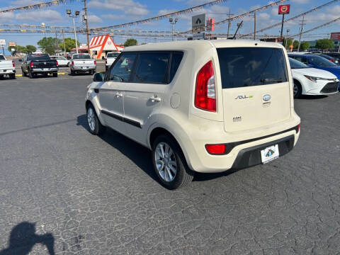 2013 Kia Soul +