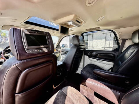 2012 Cadillac Escalade Platinum Edition