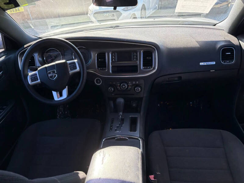 2013 Dodge Charger SE