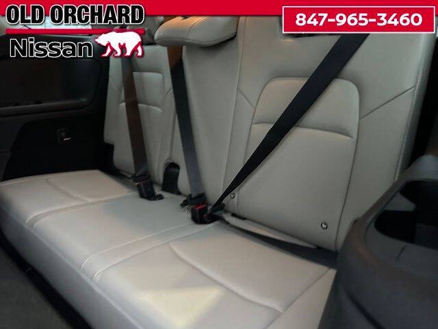 2022 Nissan Pathfinder SL