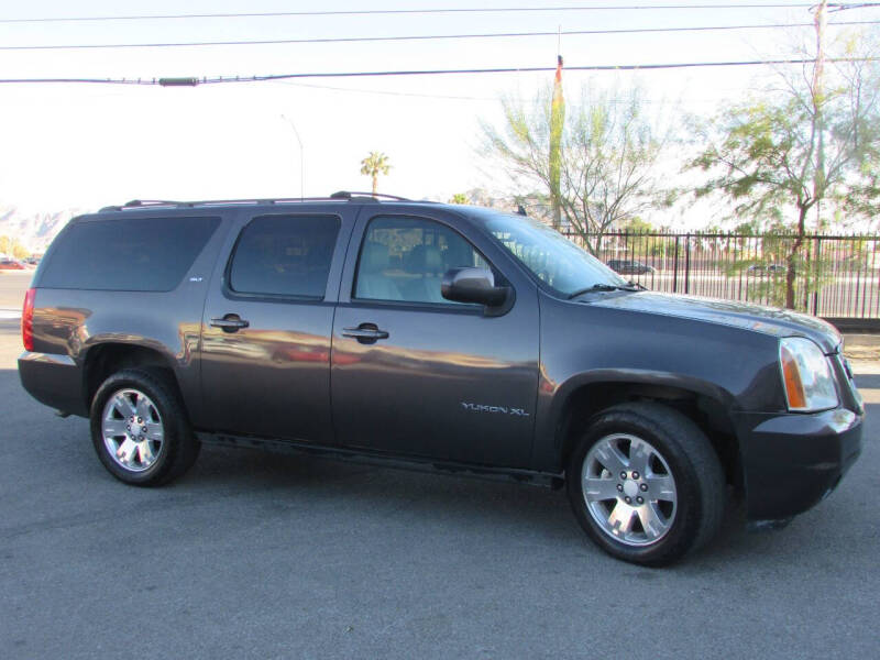 2010 GMC Yukon XL SLT1 photo 2