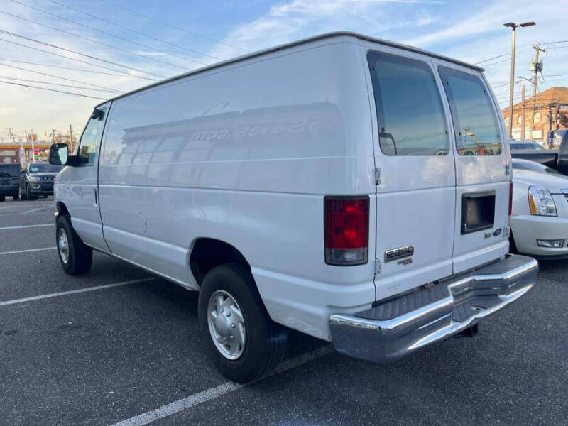 2011 Ford E-Series E-250