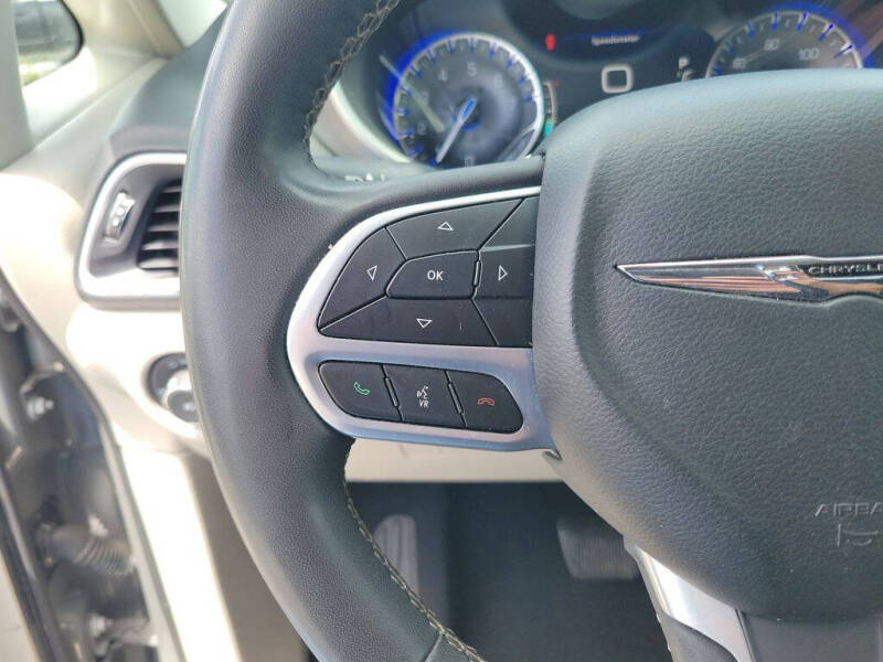 2022 Chrysler Pacifica Touring L