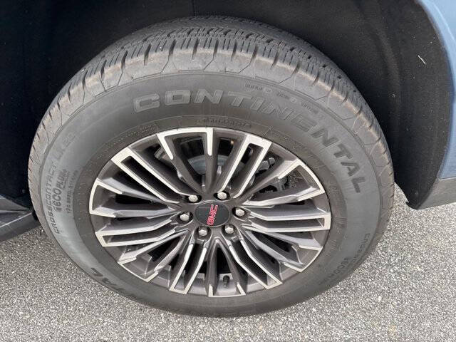 2025 GMC Yukon Elevation