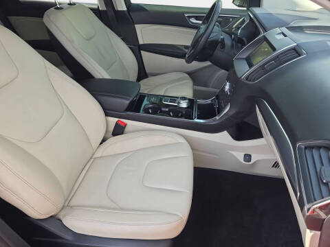 2020 Ford Edge Titanium