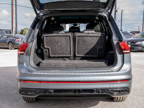 2022 Volkswagen Tiguan SE R-Line Black