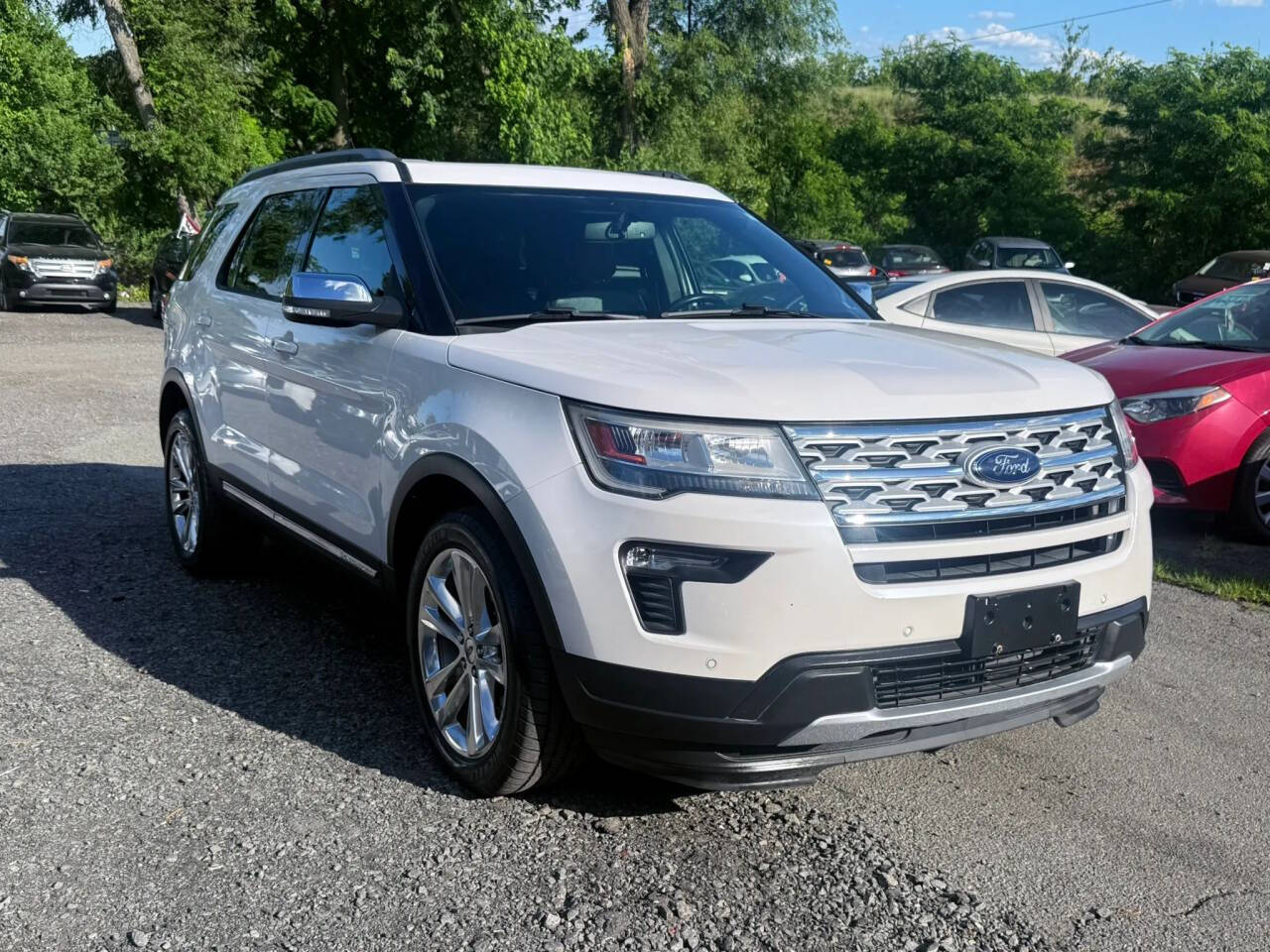 White 2019 Ford Explorer XLT AWD XLT 4dr SUV 2