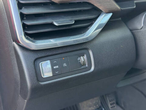 2024 GMC Acadia Denali