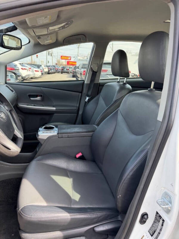 2012 Toyota Prius v Five