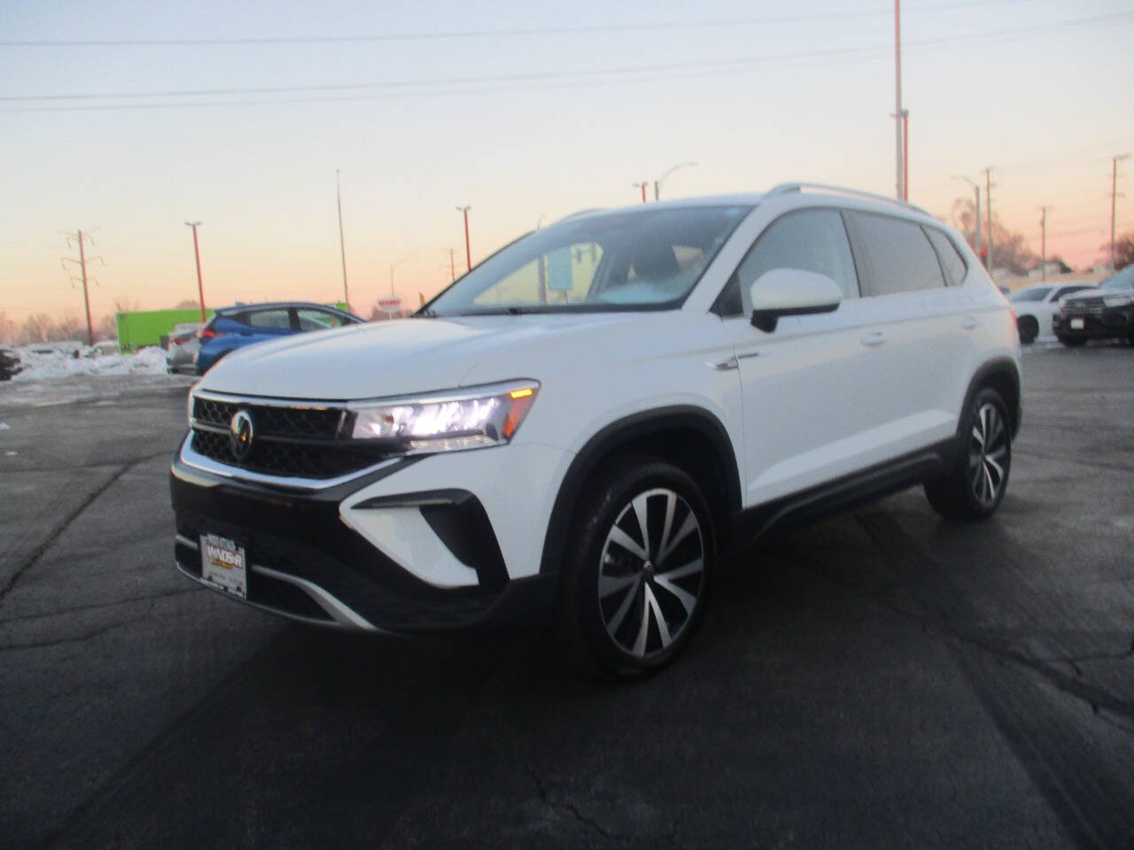 2023 Volkswagen Taos SE 4Motion AWD 4dr SUV's photo