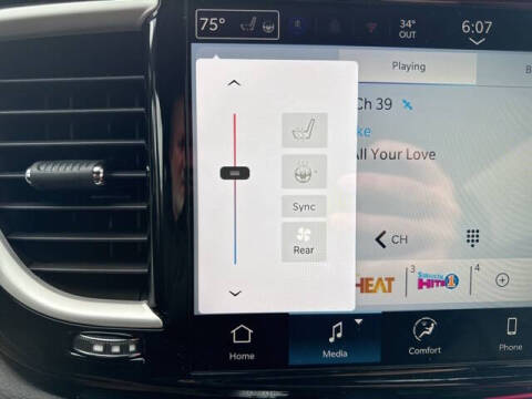 2026 Chrysler Voyager LX