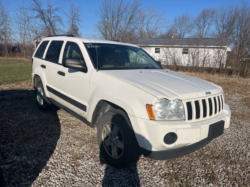 2005 Jeep Grand Cherokee for sale at HEDGES USED CARS in Carleton MI