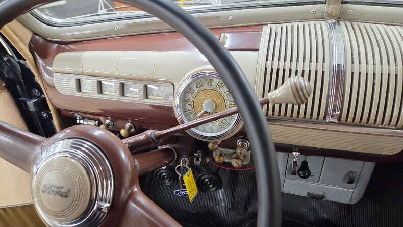1947 Ford Deluxe