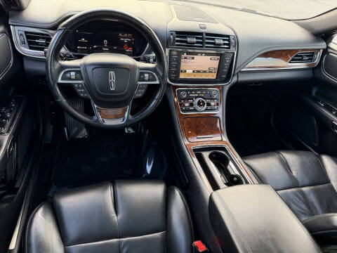 2017 Lincoln Continental Select