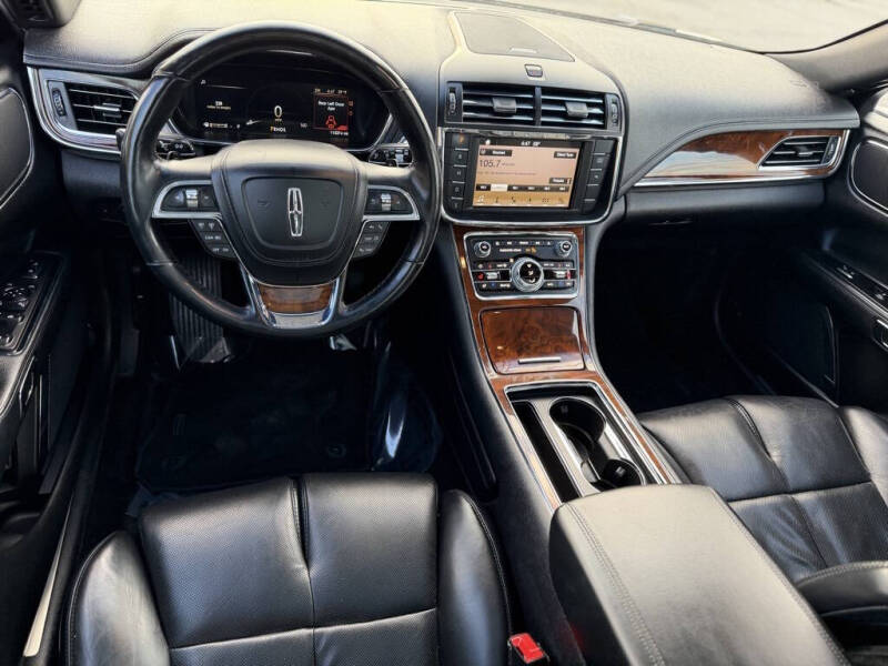 2017 Lincoln Continental Select