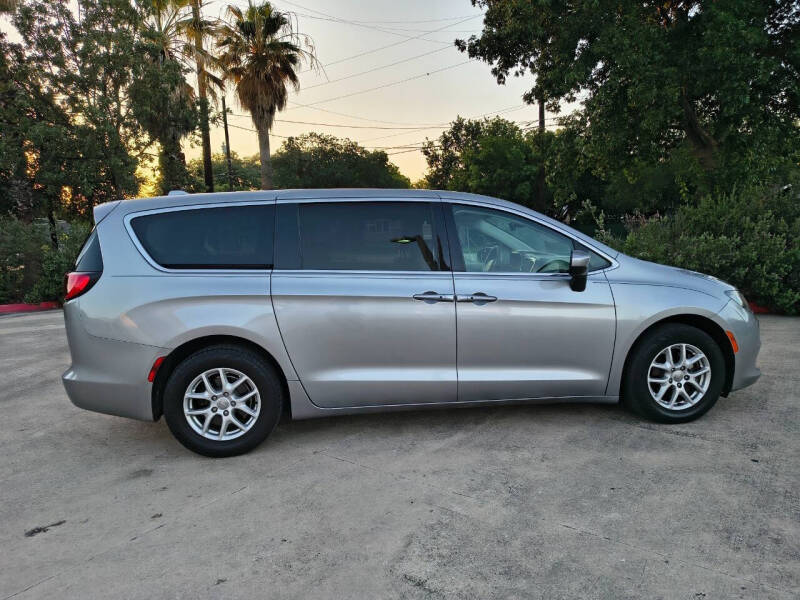 2017 Chrysler Pacifica Touring