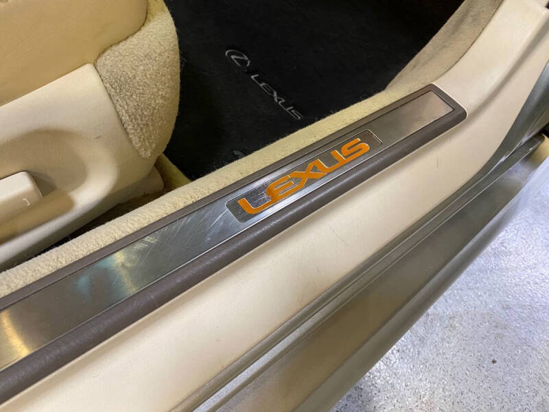 2005 Lexus SC 430