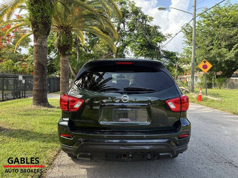 2020 Nissan Pathfinder SV