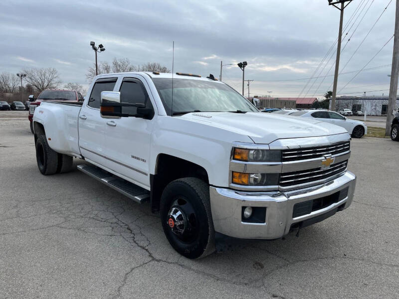 2015 Chevrolet Silverado 3500HD LTZ photo 4