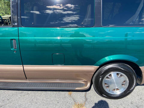 2000 Chevrolet Astro LS