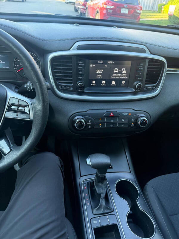 2020 Kia Sorento LX V6