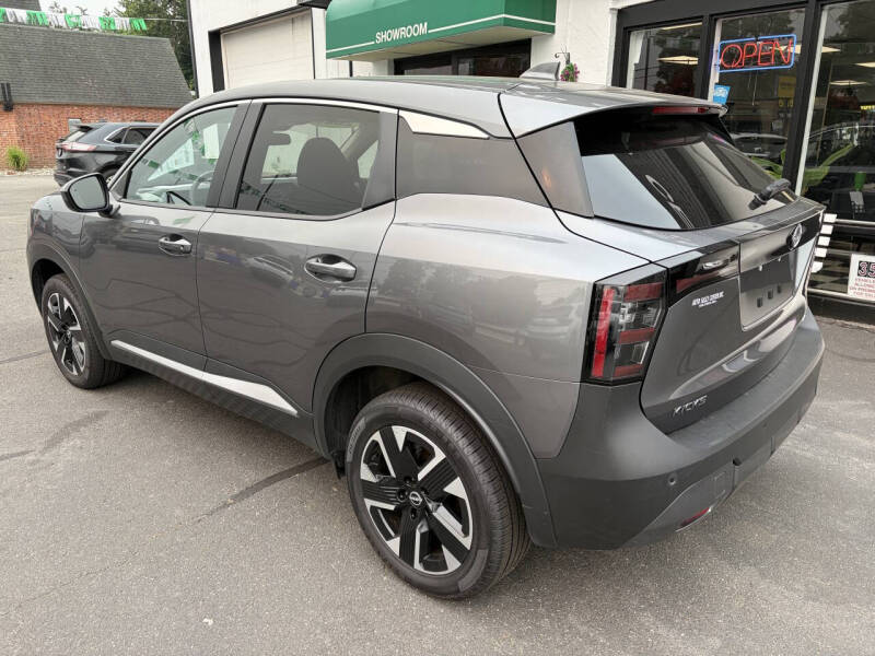 2025 Nissan Kicks SV