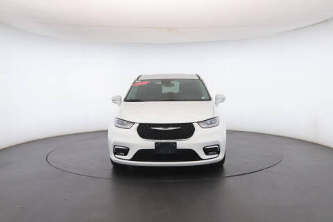 2022 Chrysler Pacifica Hybrid Touring L