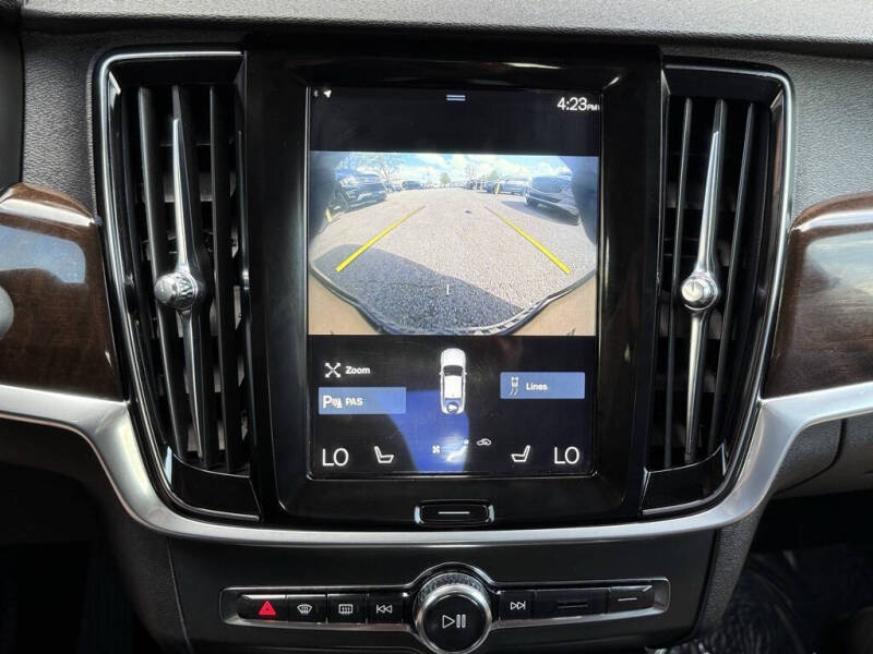 2017 Volvo S90 T5 Momentum