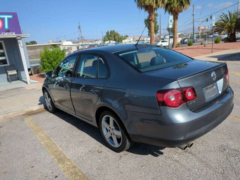 2010 Volkswagen Jetta null photo 3