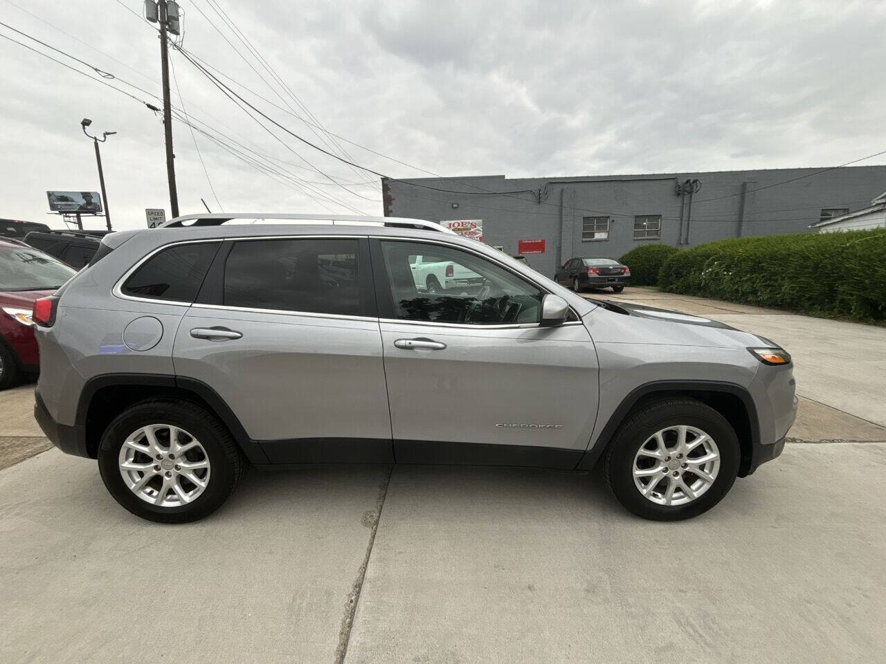 2014 Jeep Cherokee for sale at Joe s Preowned Autos in Moundsville, WV