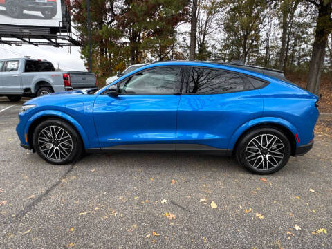 2025 Ford Mustang Mach-E Premium