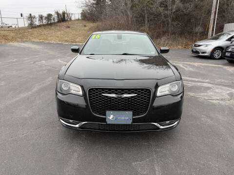 2016 Chrysler 300 S