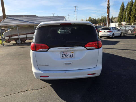 2017 Chrysler Pacifica Touring