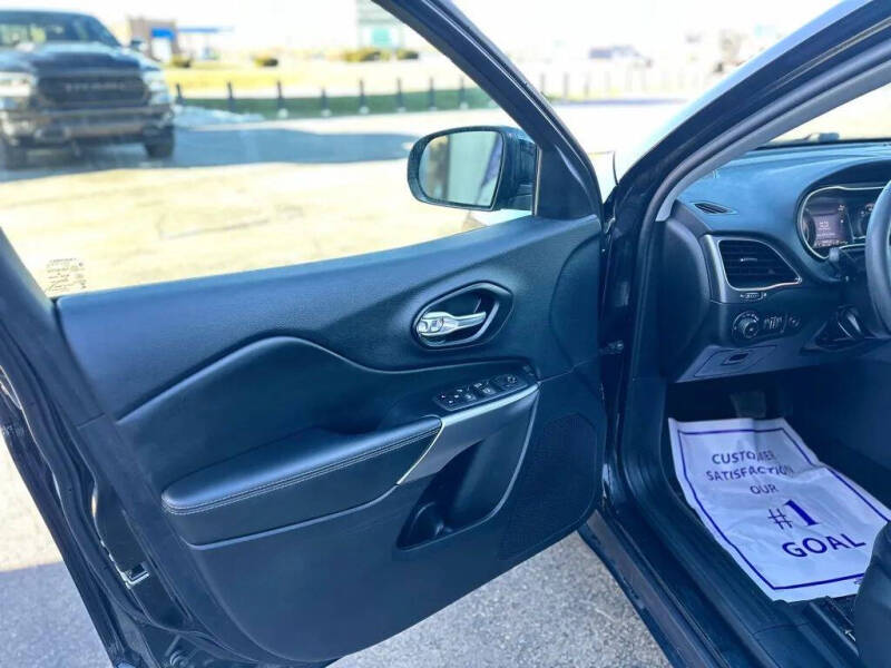 2022 Jeep Cherokee Latitude Lux